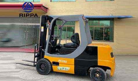 How to Maximize the Use of Rippa Electric Forklifts in Small Distribution Center