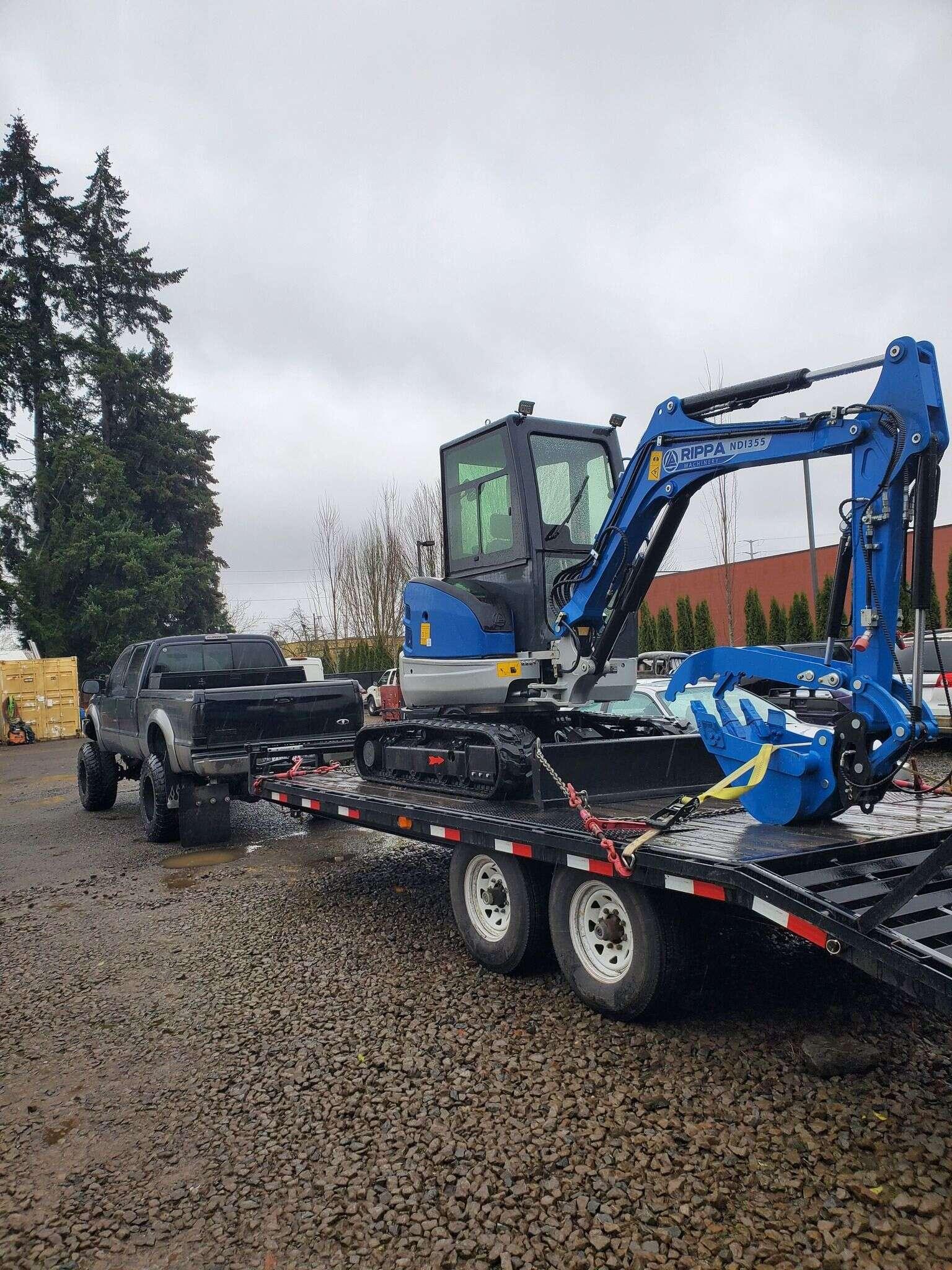 Showed up on time, no damage, ready to work. Solid shipping job.