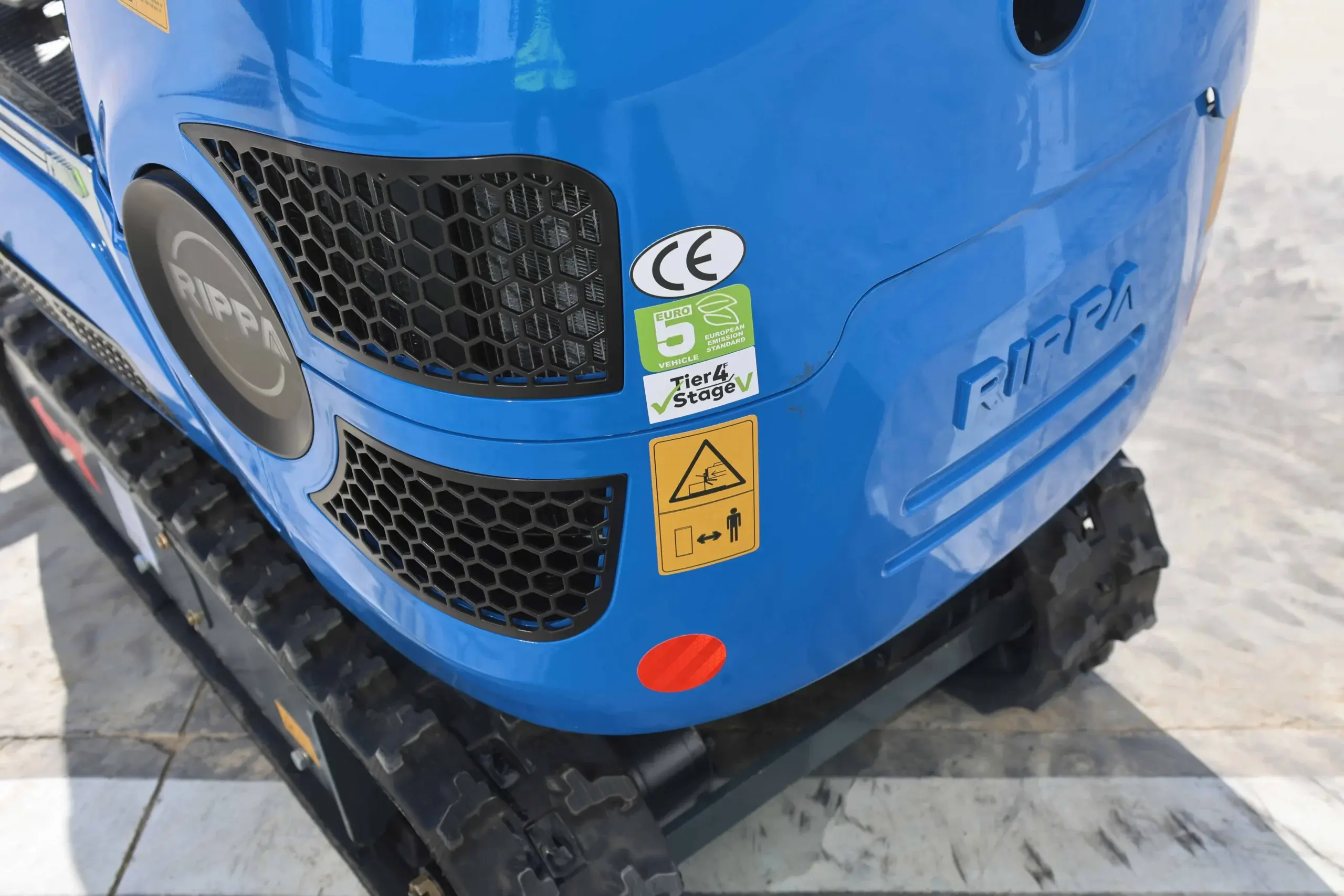 Compact size and flexible operation